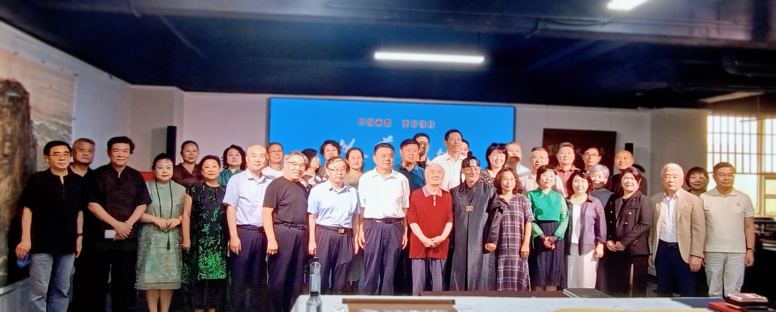 中韩友谊“以艺通心”画展成功举办——企业家俱乐部助力文化交流